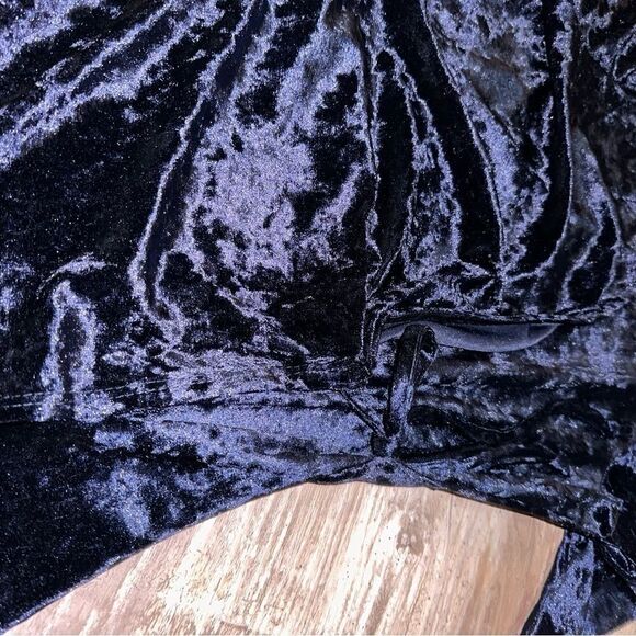 Nwt Inner Beauty Women's deep blue Crushed Velvet Surplice Front Top sz M - Picture 11 of 15